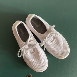 Allbirds tree skippers chalk white size 7